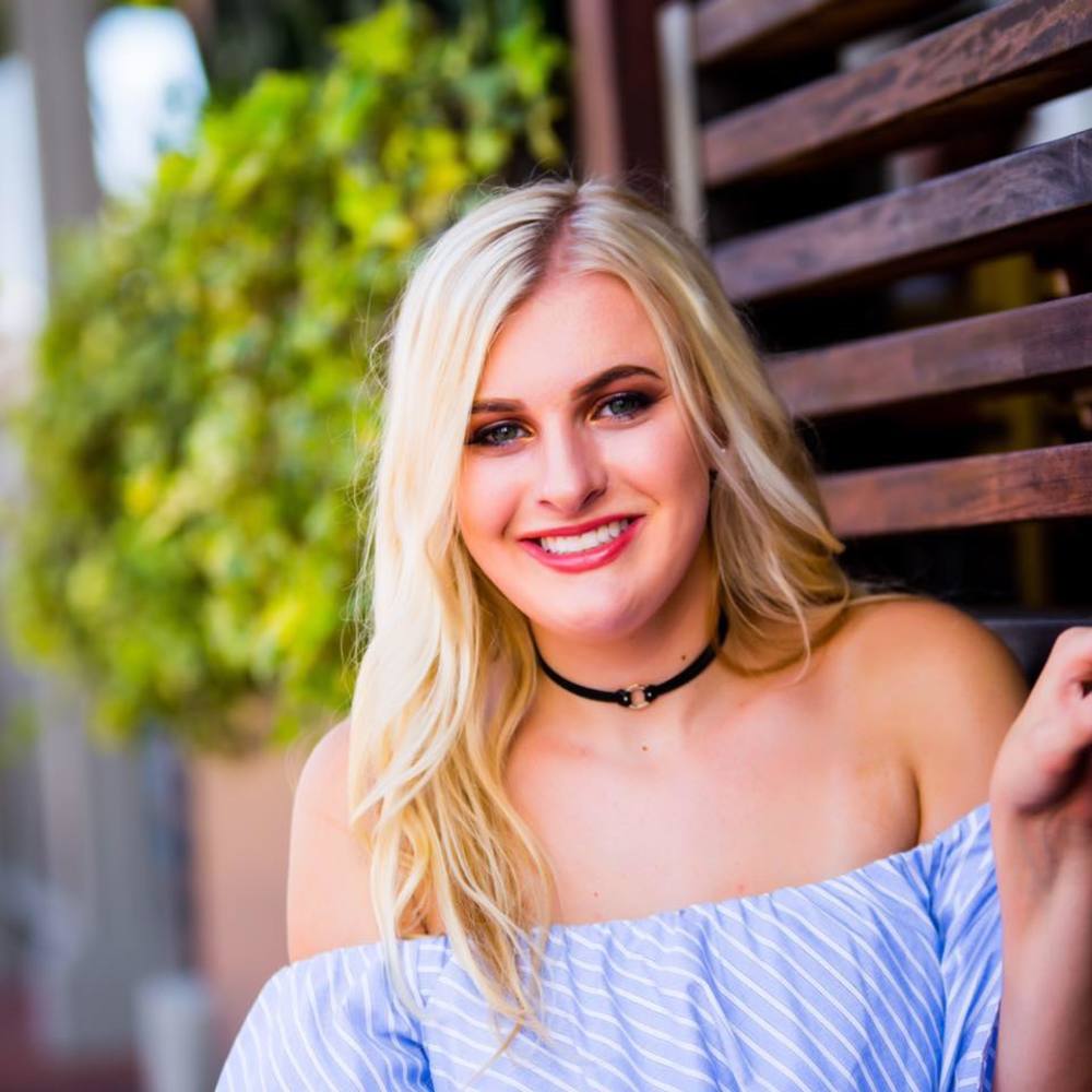 Meet your Posher, Emily